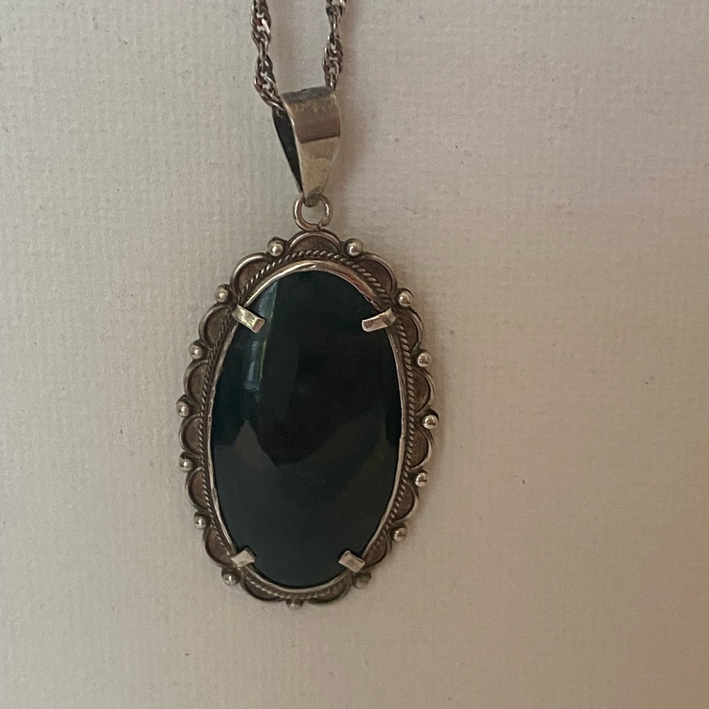 Elegant Silver Pendant Necklace